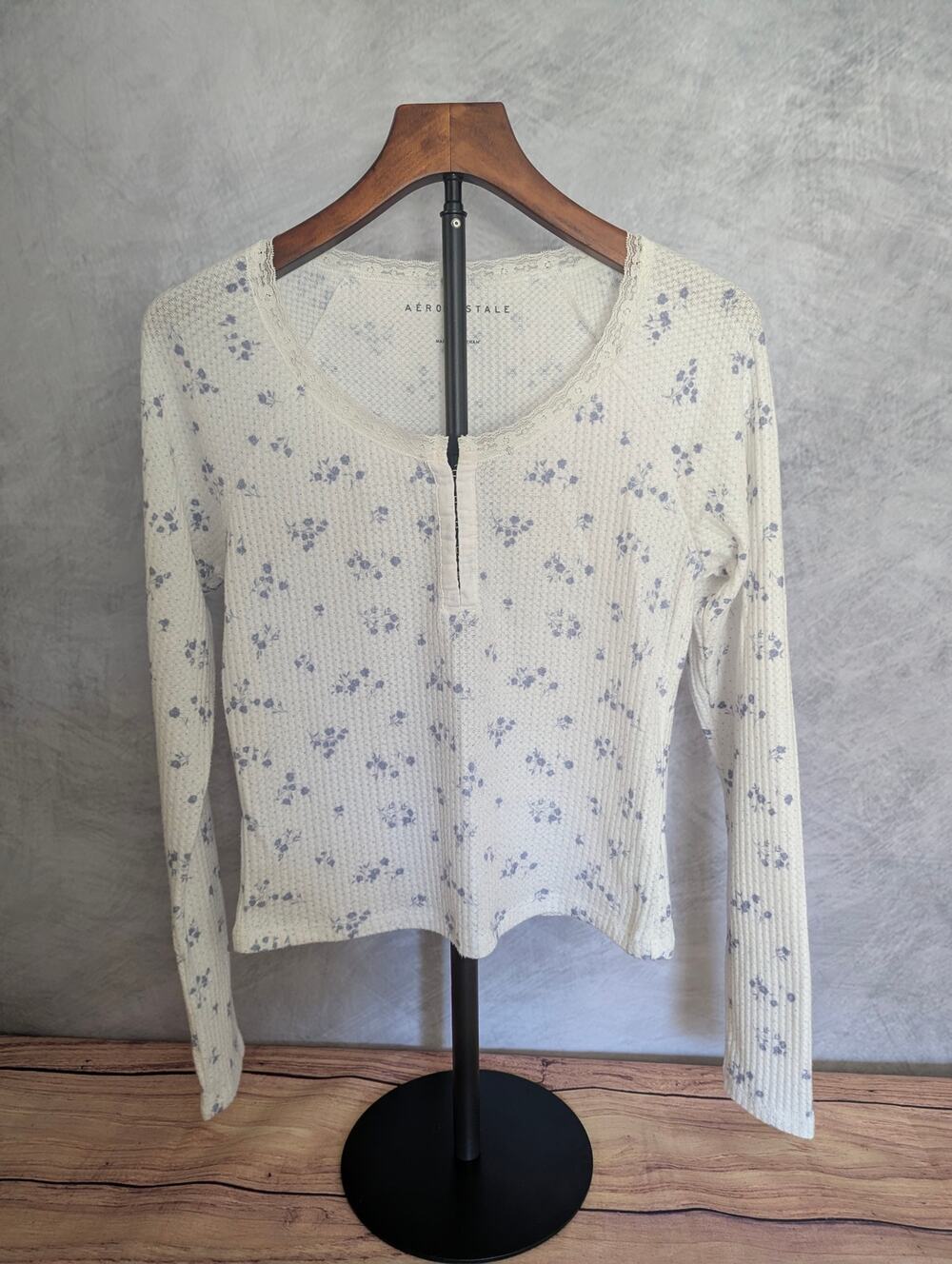 Aeropostale Floral Waffle Knit Lace Trim Long Sleeve Top – Size L